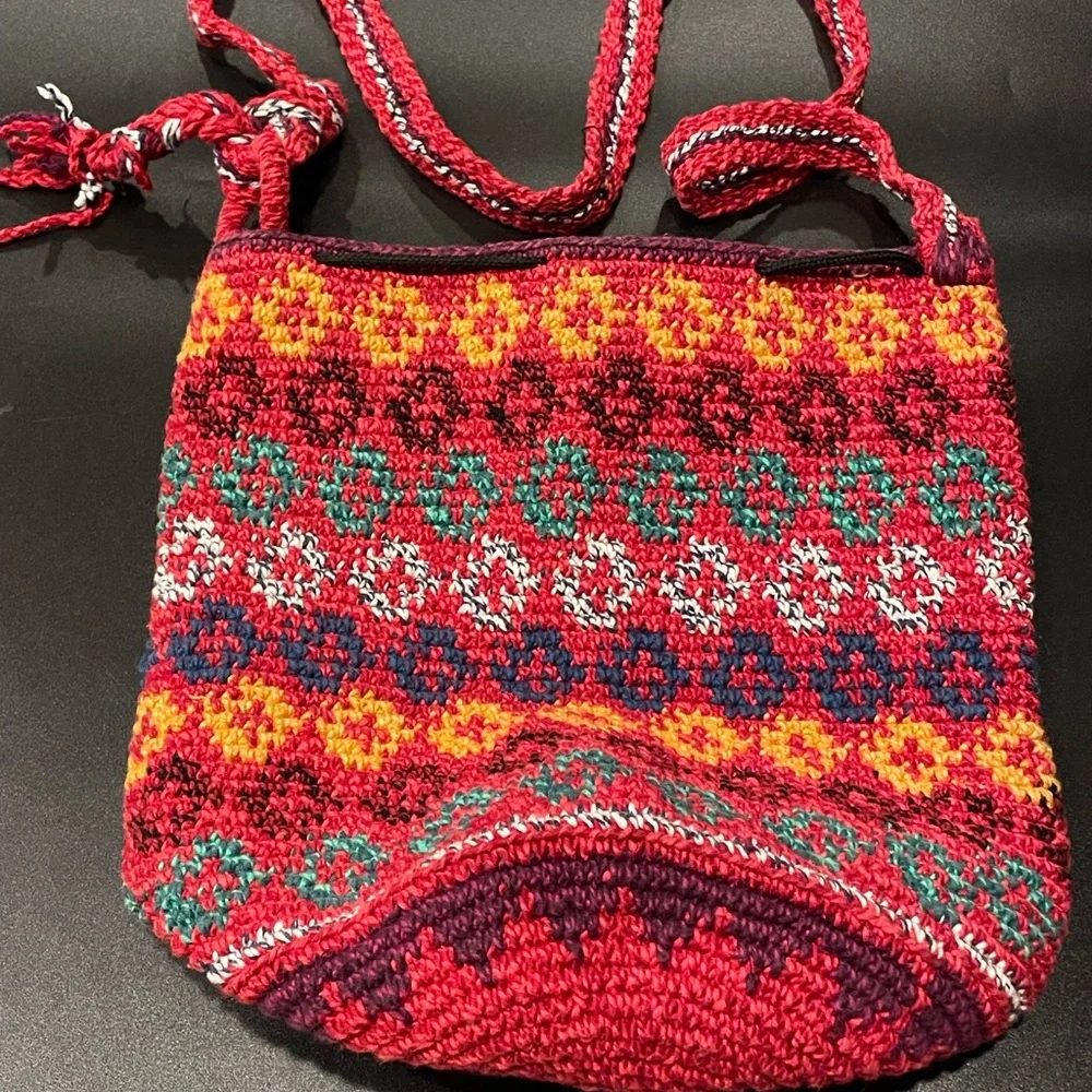 Women's Thick Crochet Knit Colorful Barrel Crossbody Bag - Picture 14 of 16